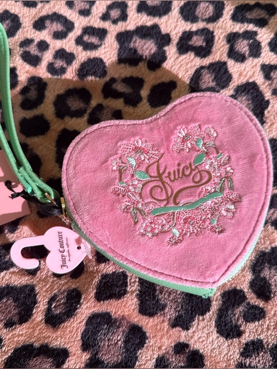 Juicy Couture Handbags - Juicy Couture Y2K In Bloom Cherry Blossom Heart Zippered Coin Purse